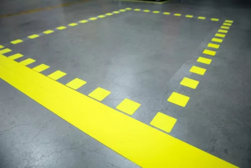 Négyzet alakú padlójelölés