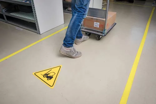 Extra erős padlójelölő szalag